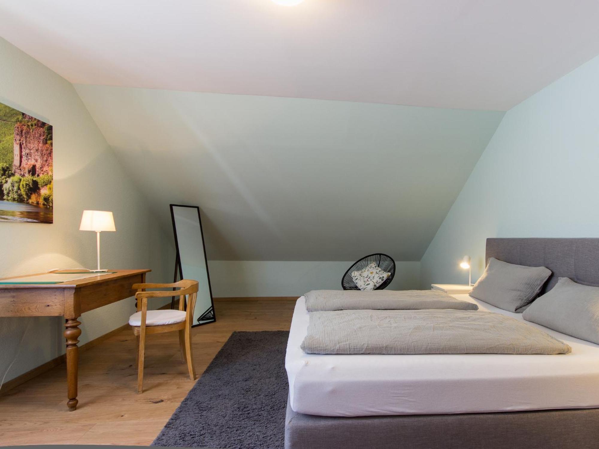Ferienhaus Schwaab-Scherr, Genau Zwischen Bernkastel-Kues Und Traben-Trarbach, Mit Kostenlosem Oepnv-Ticket Fuer Bus Und Bahn, Parkplaetzen Und Fahrradgarage Erden ภายนอก รูปภาพ
