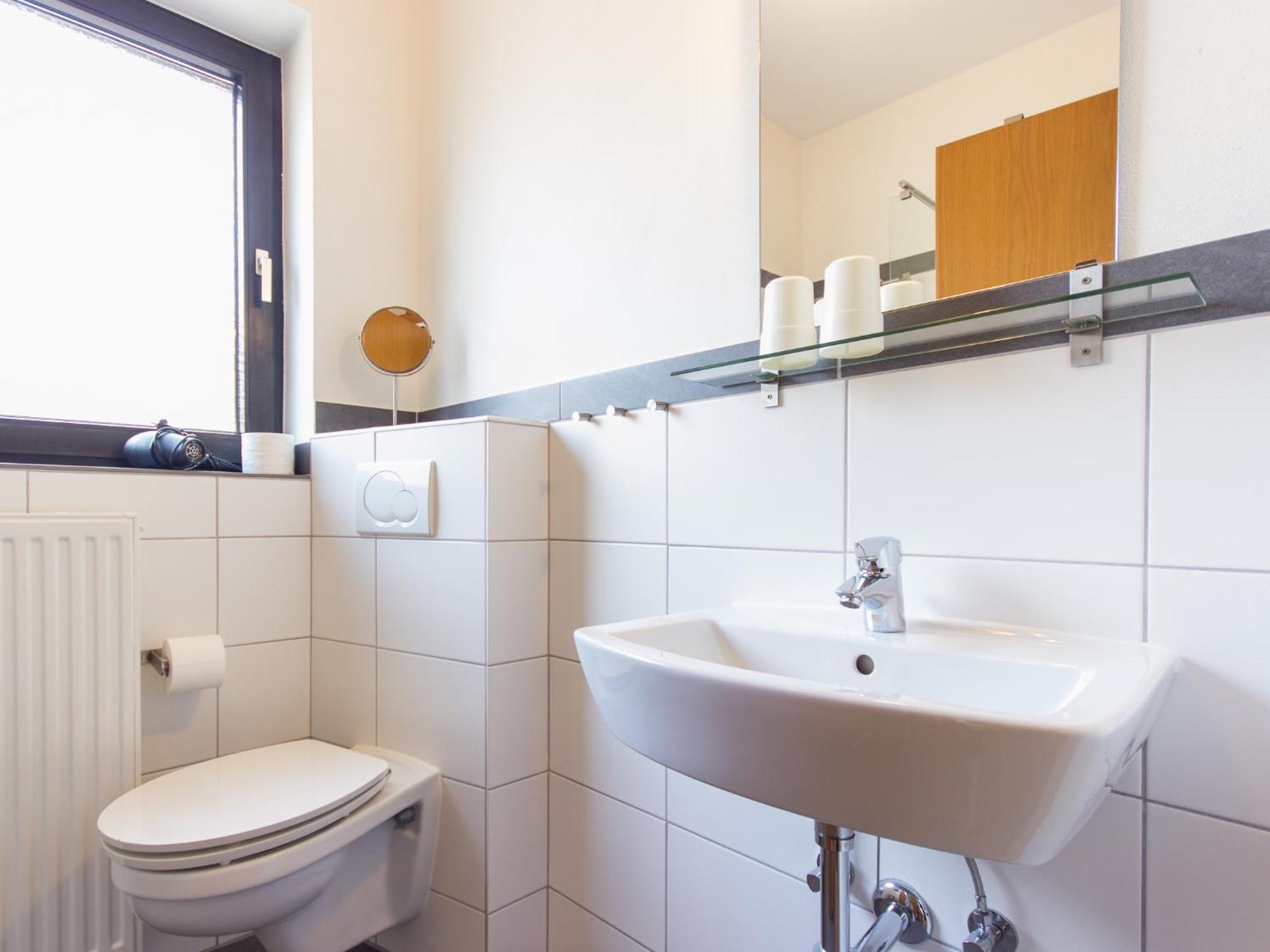 Ferienhaus Schwaab-Scherr, Genau Zwischen Bernkastel-Kues Und Traben-Trarbach, Mit Kostenlosem Oepnv-Ticket Fuer Bus Und Bahn, Parkplaetzen Und Fahrradgarage Erden ภายนอก รูปภาพ