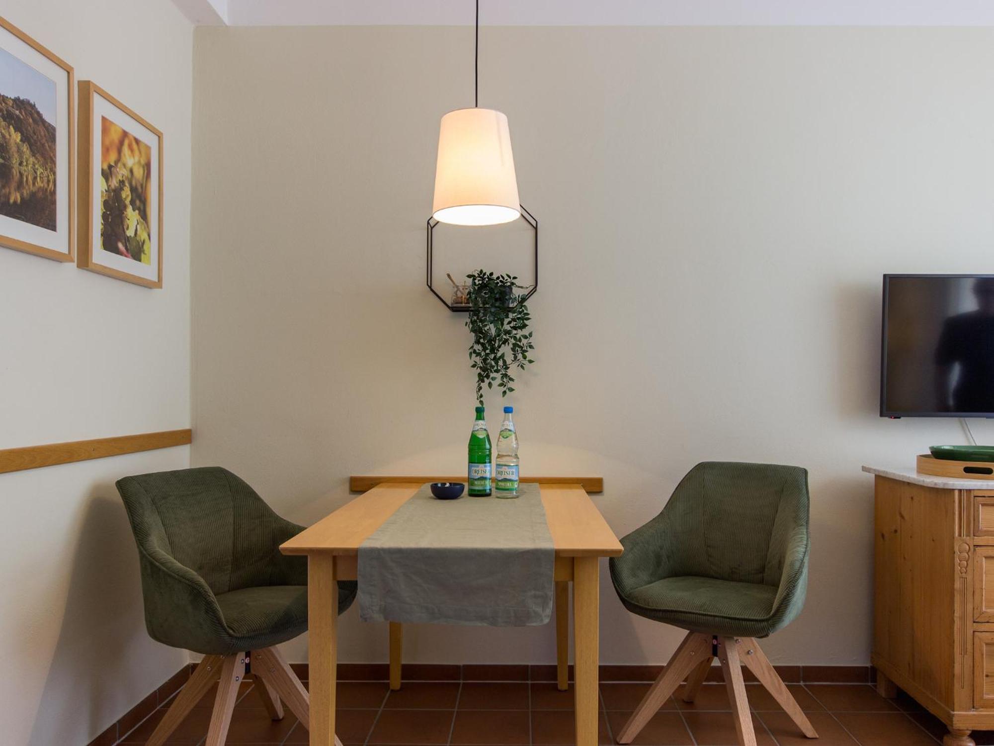 Ferienhaus Schwaab-Scherr, Genau Zwischen Bernkastel-Kues Und Traben-Trarbach, Mit Kostenlosem Oepnv-Ticket Fuer Bus Und Bahn, Parkplaetzen Und Fahrradgarage Erden ภายนอก รูปภาพ