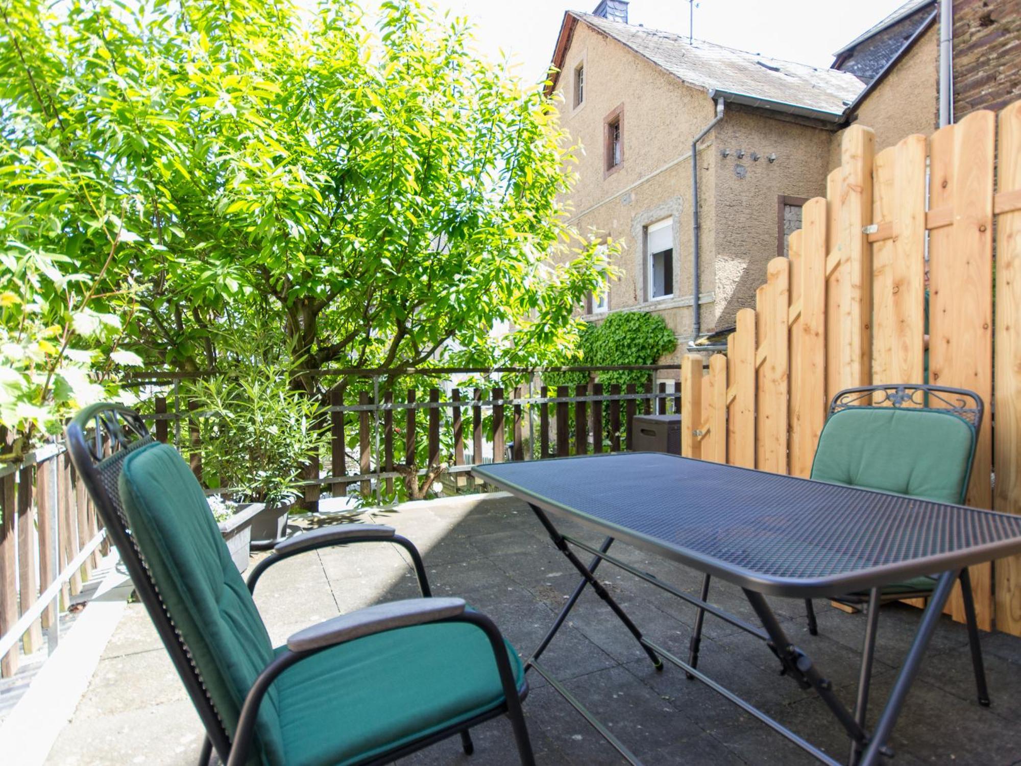 Ferienhaus Schwaab-Scherr, Genau Zwischen Bernkastel-Kues Und Traben-Trarbach, Mit Kostenlosem Oepnv-Ticket Fuer Bus Und Bahn, Parkplaetzen Und Fahrradgarage Erden ภายนอก รูปภาพ